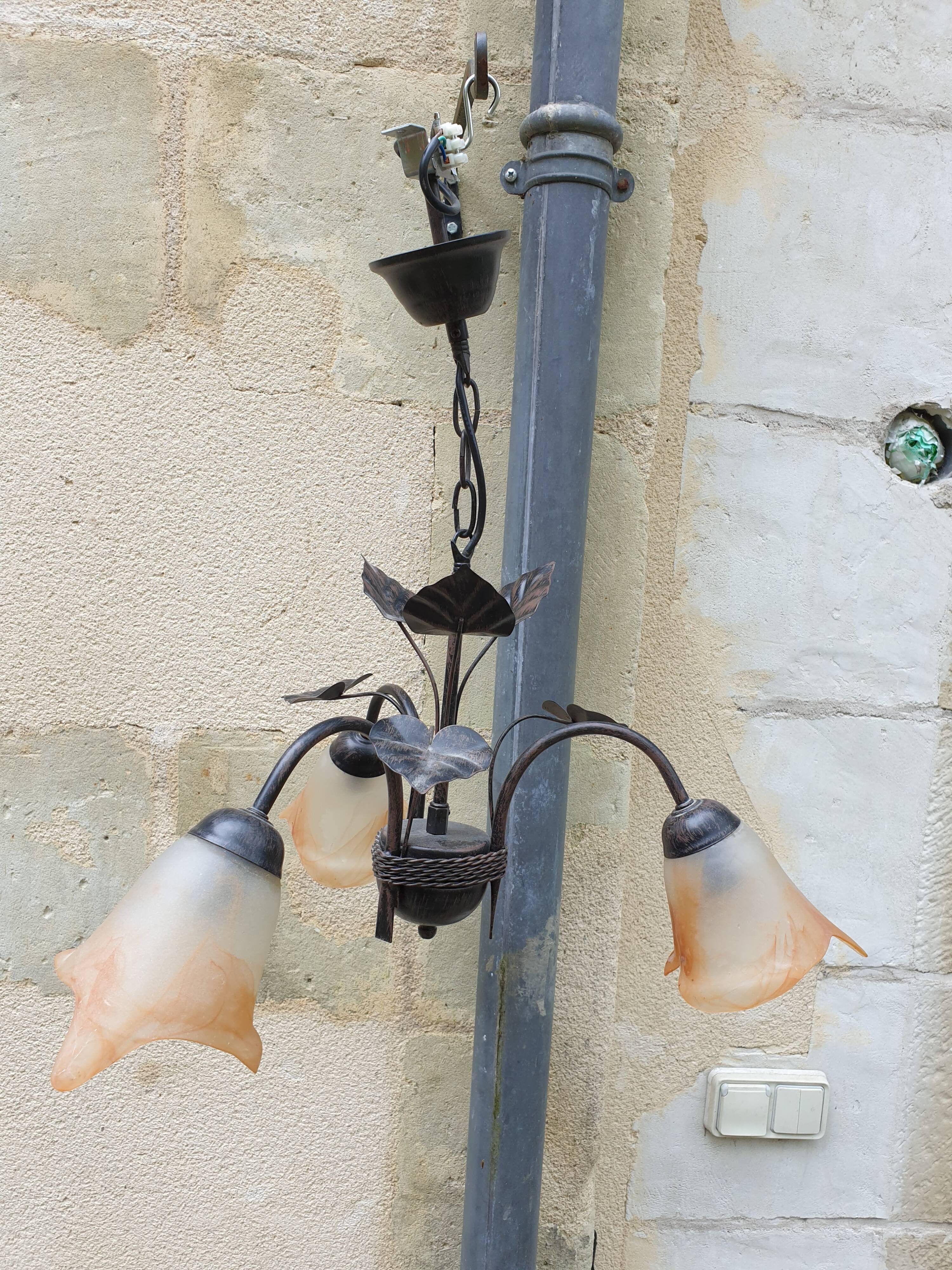 3-spoke glass paste chandelier