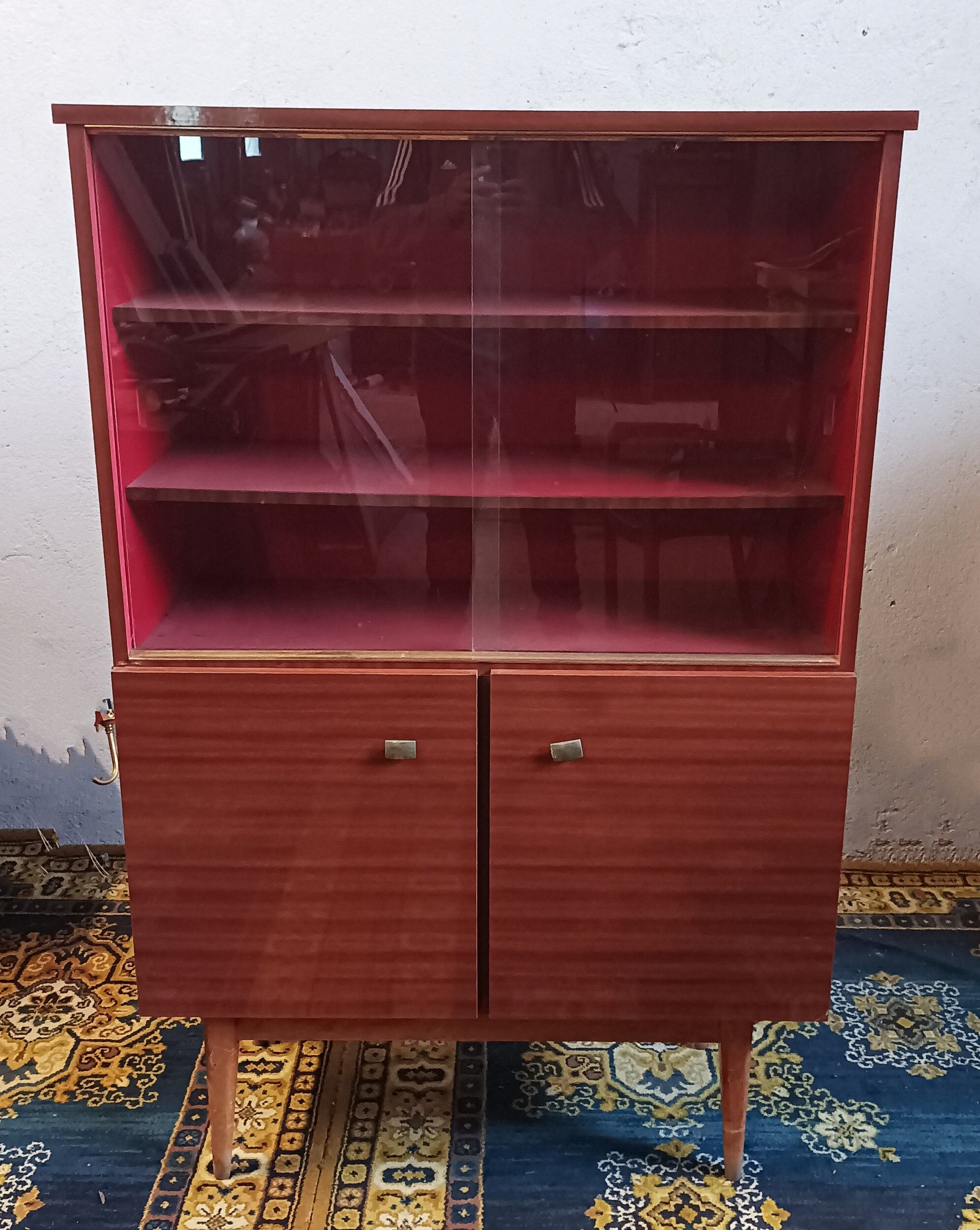 Vintage display cabinet in mahogany veneer