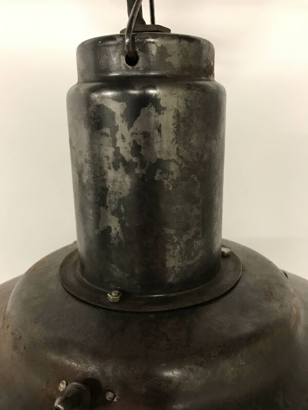 Suspension industrielle Vintae avec abat-jour en opaline, années 1960