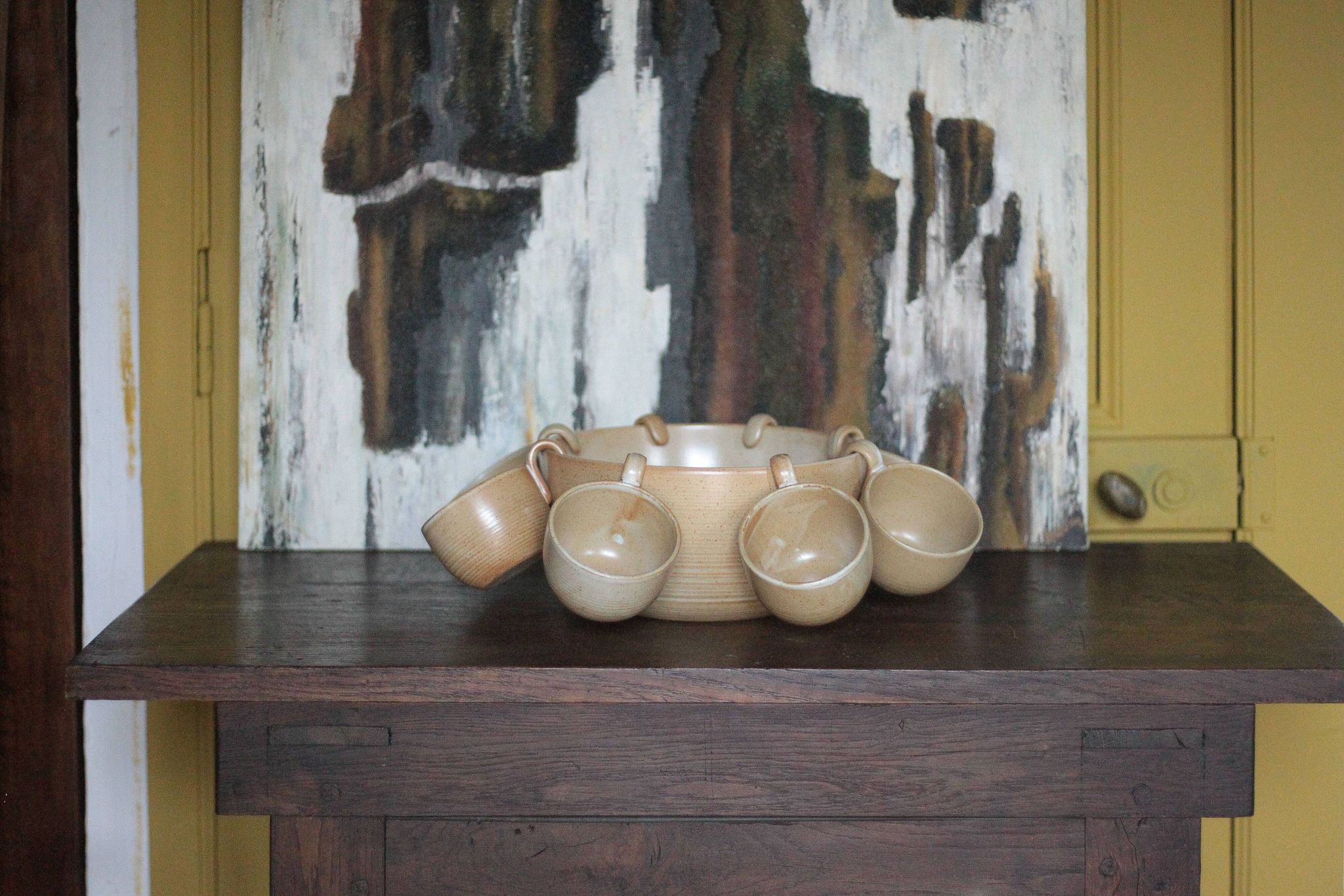 Service stoneware Village France salad bowl and its 8 cups, sangria service or