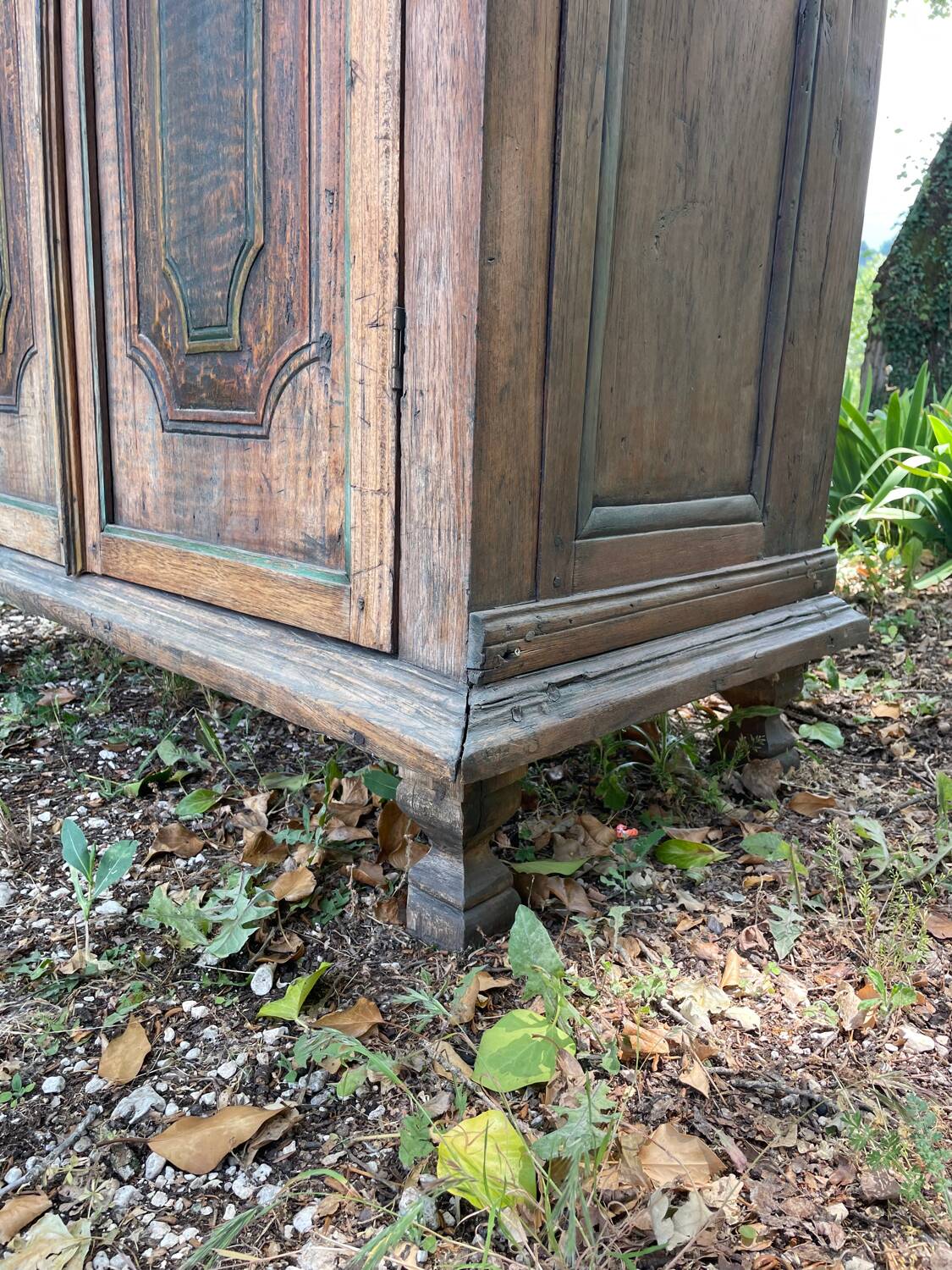 Polychrome cabinet from the 19th century
