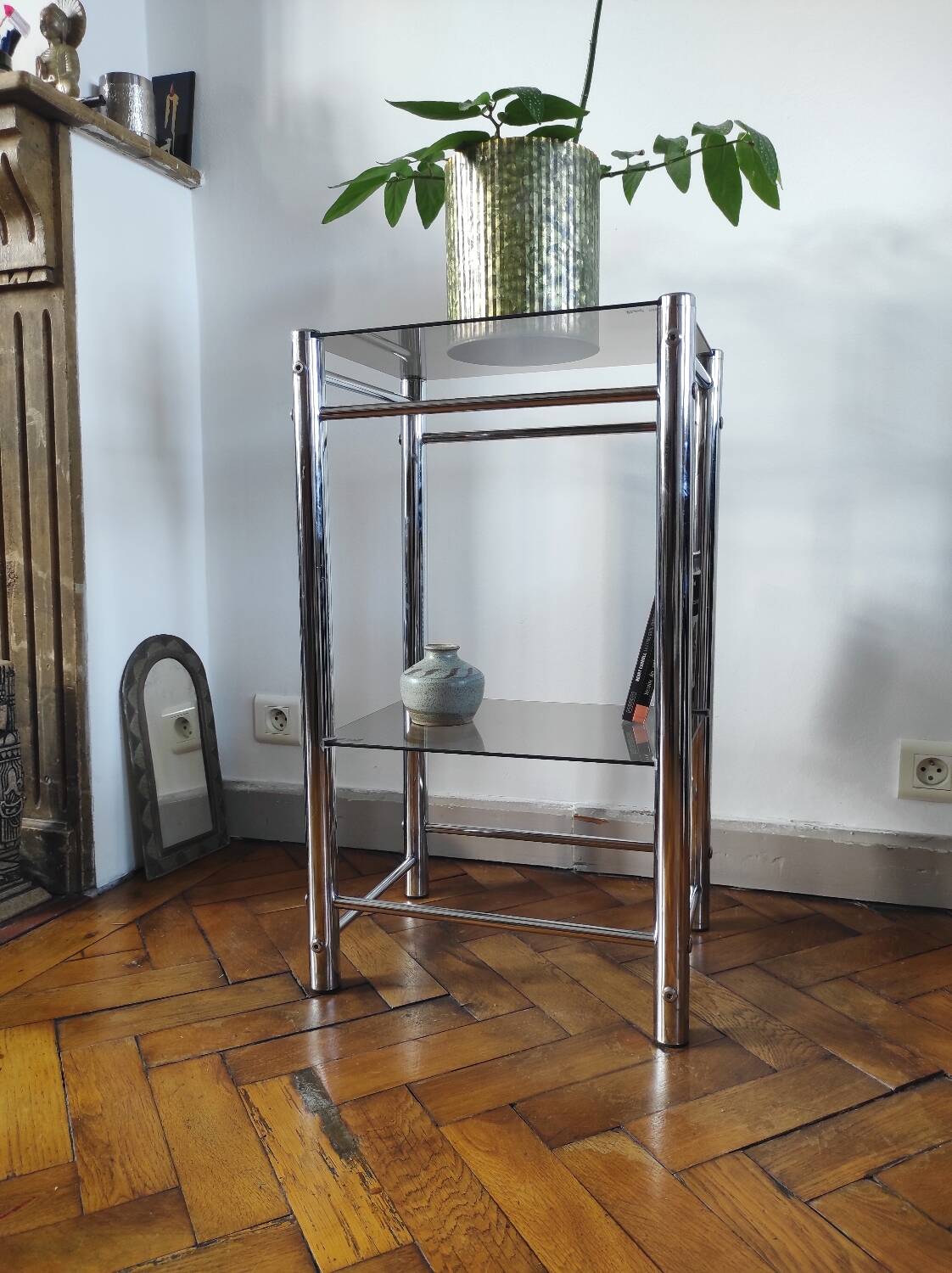 Sellette / Table d'appoint vintage Yves Boutboul - Métal chromé & verr
