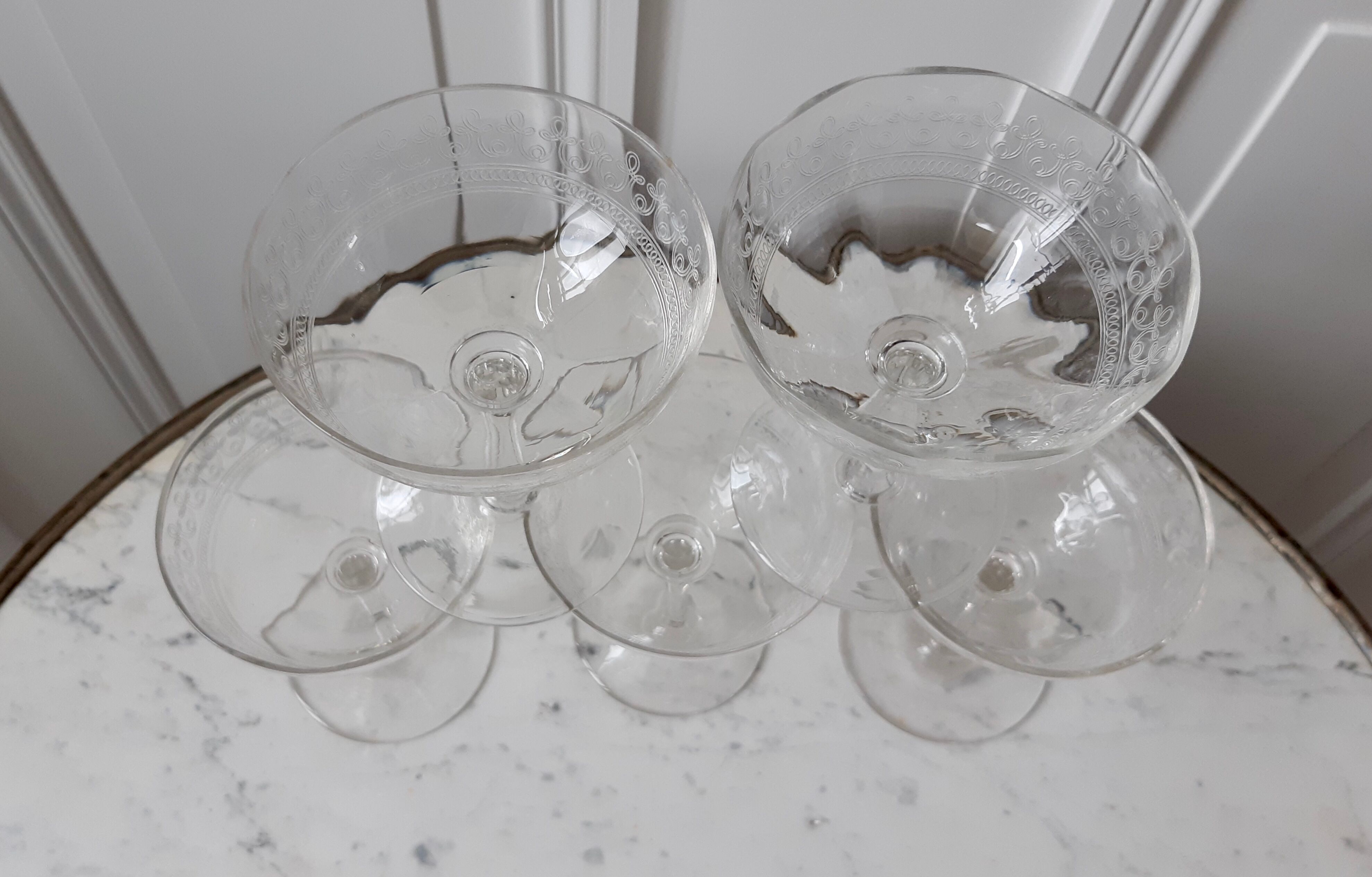 Lot of 5 champagne glasses engraved in 1920s crystal