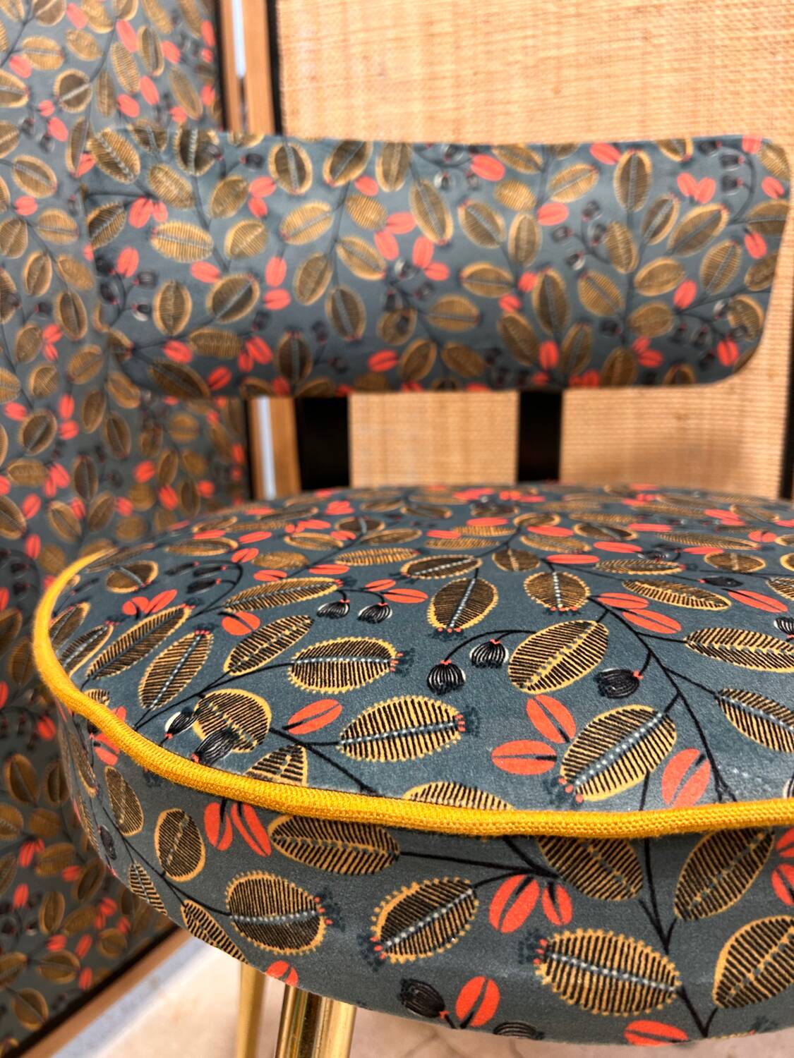 Retro dressing chair