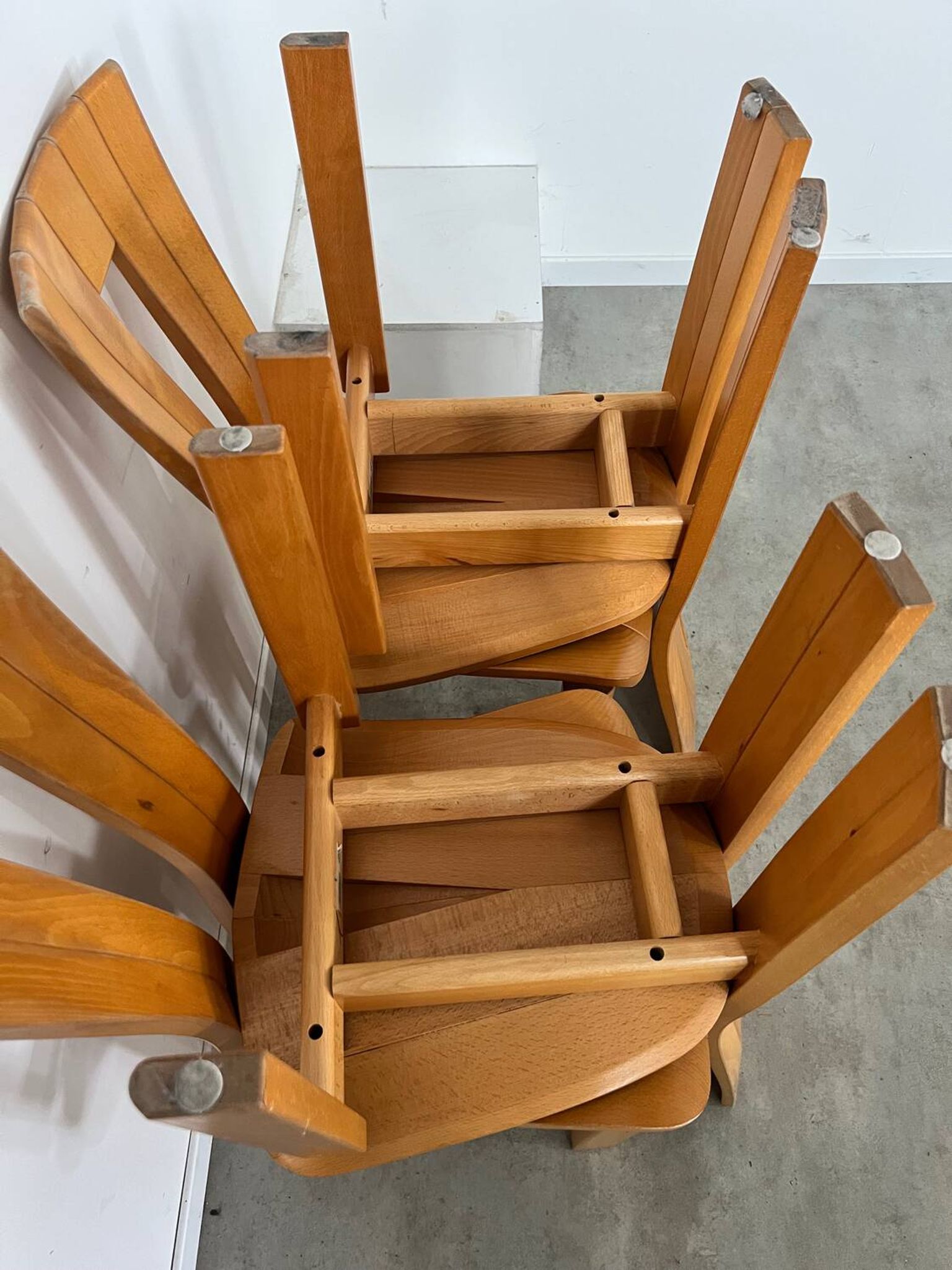 4 old French design solid elm chairs from the 70s vintage