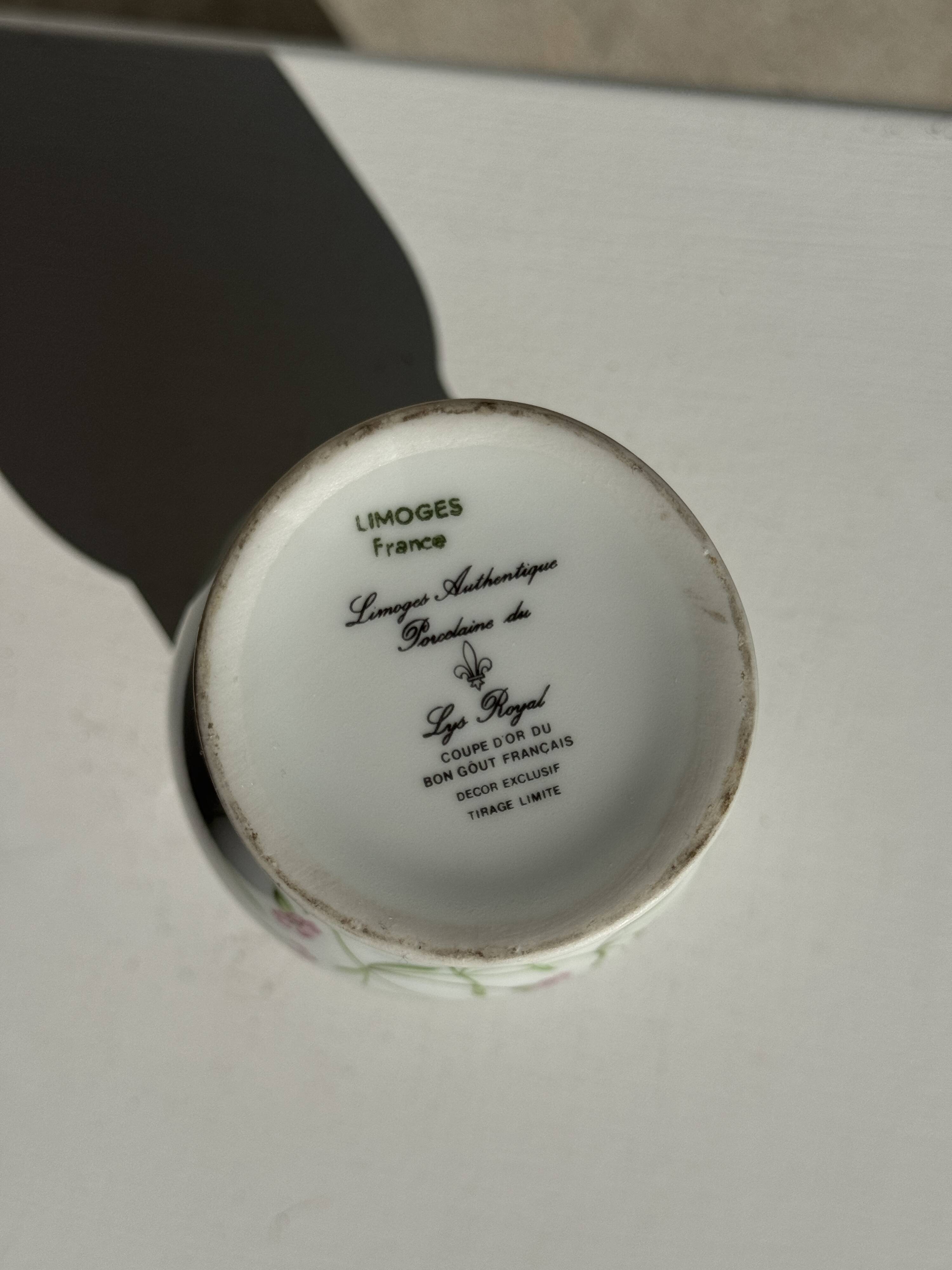 Small porcelain amphora from the Royal Lily of Limoges, limited edition, decorated.