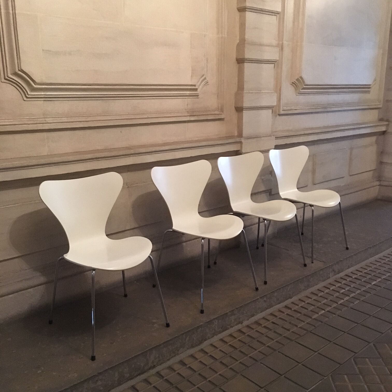 Chair model 3107 Arne Jacobsen for Fritz Hansen