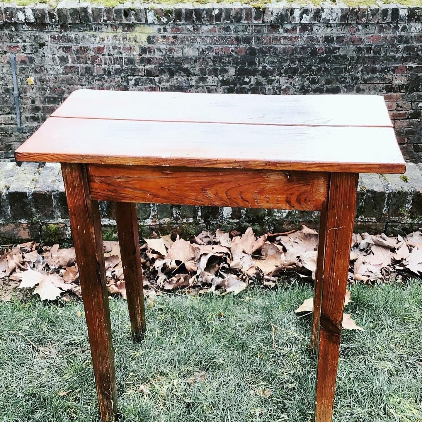 Elegant Farm Console stilt feet