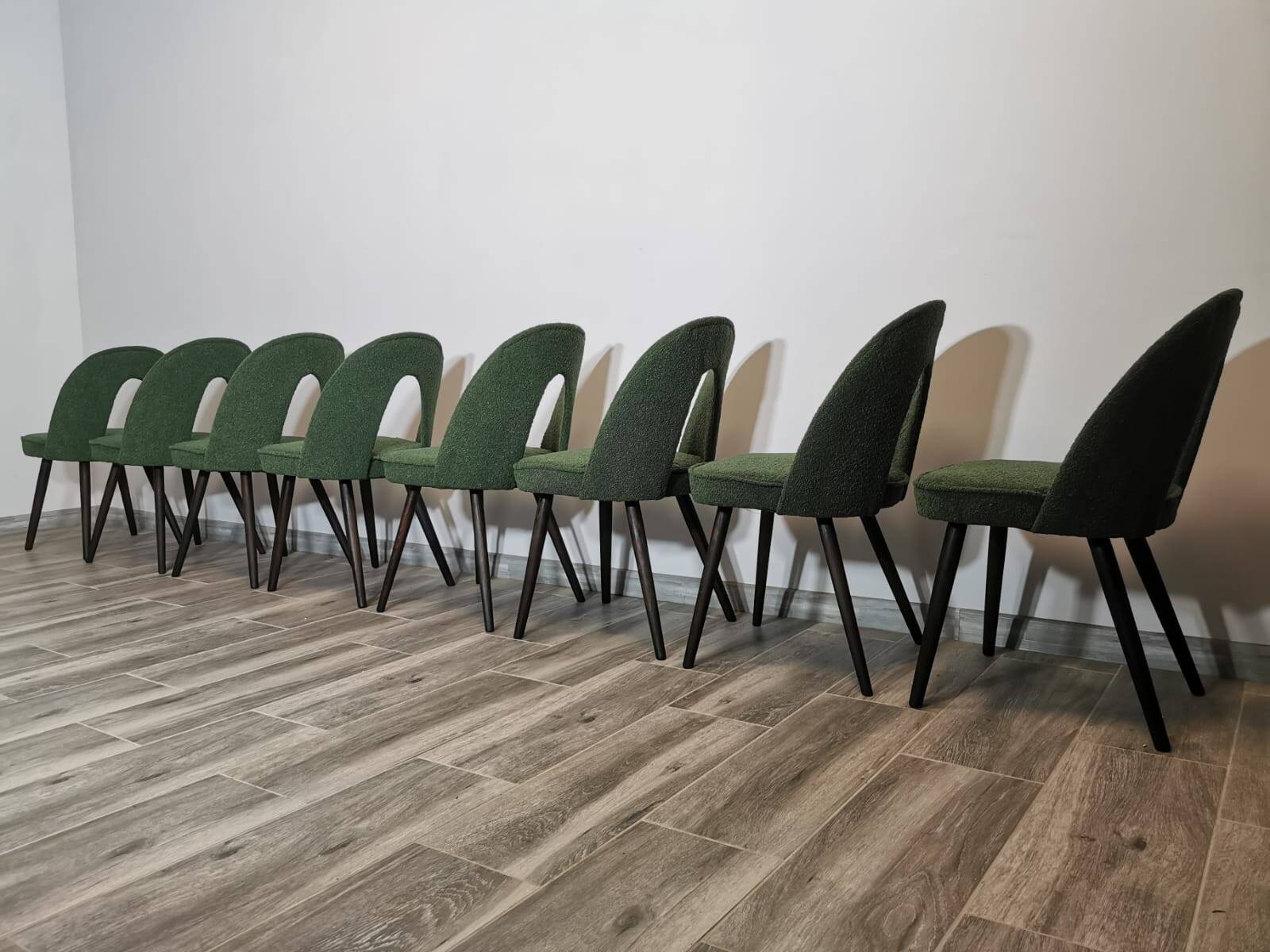 Chaises de salle à manger par Antonin Suman, 1960s, Set de 8