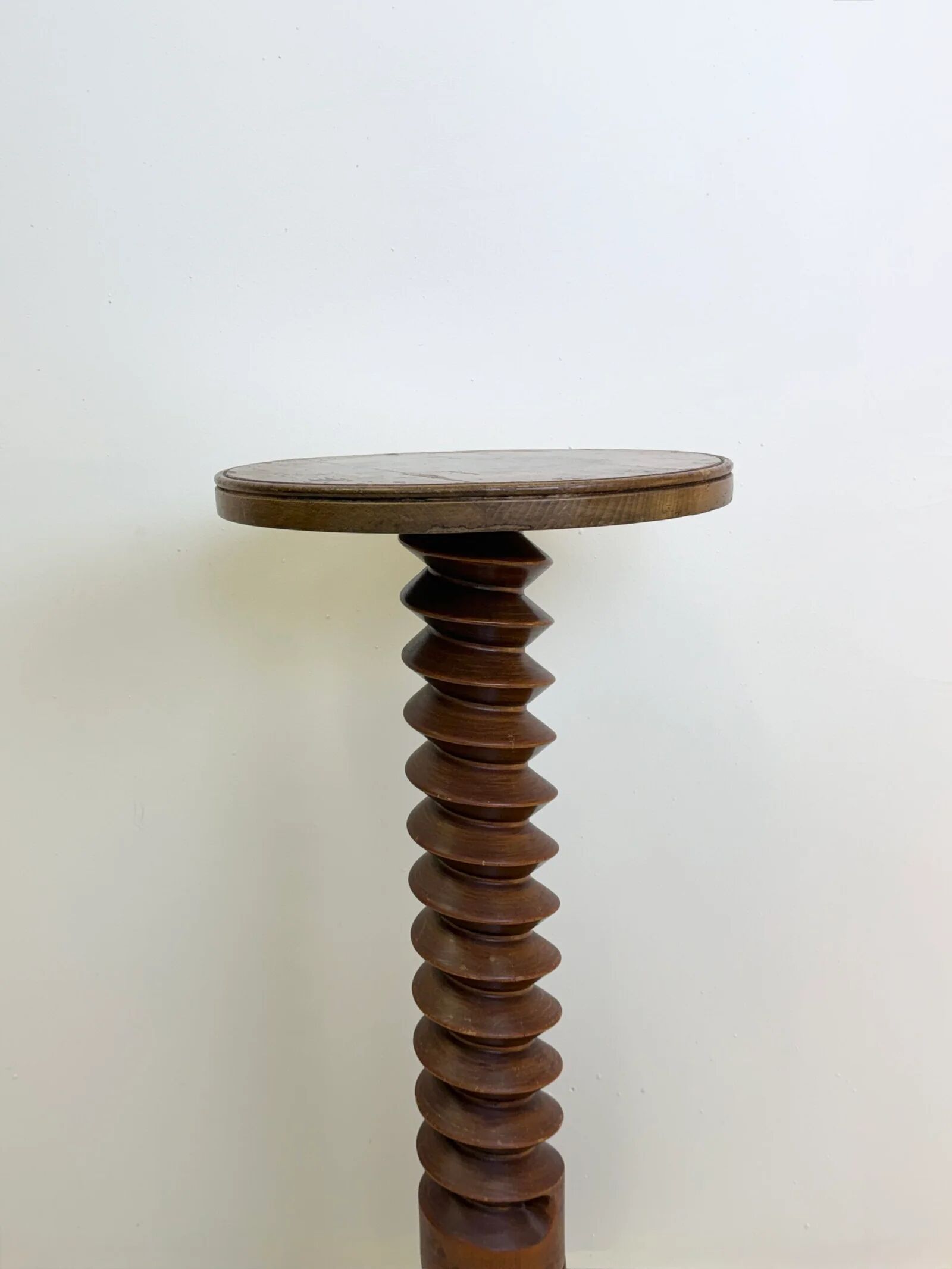 Large twisted column — 1940–1970