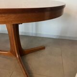 Baumann oval table