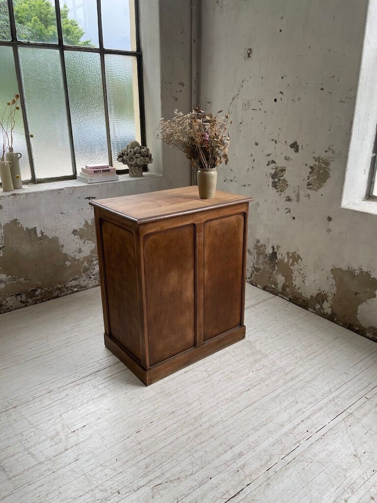 Oak trading post in early XXth century