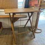 Folding table