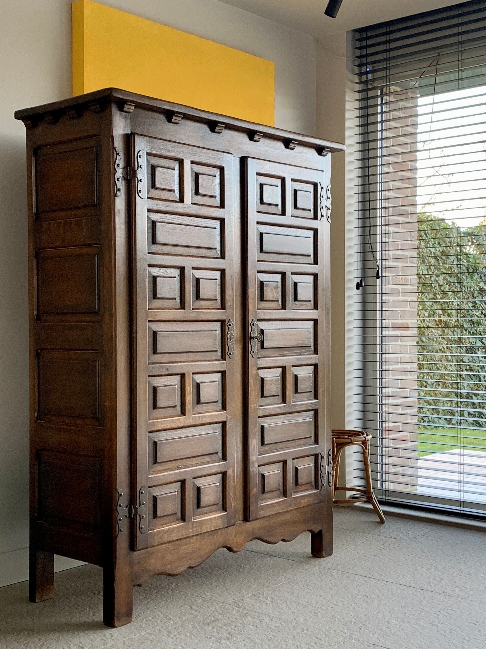Spanish brutalist cabinet in solid oak, 1940s