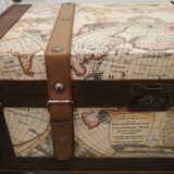 Vintage wooden trunk decorating old card