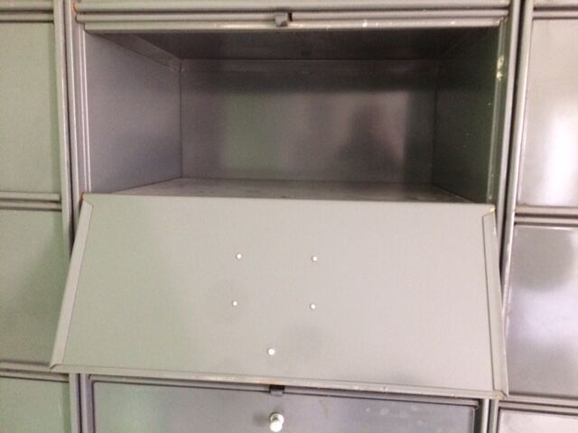 Column 10 valves roneo, in its original color, light gray