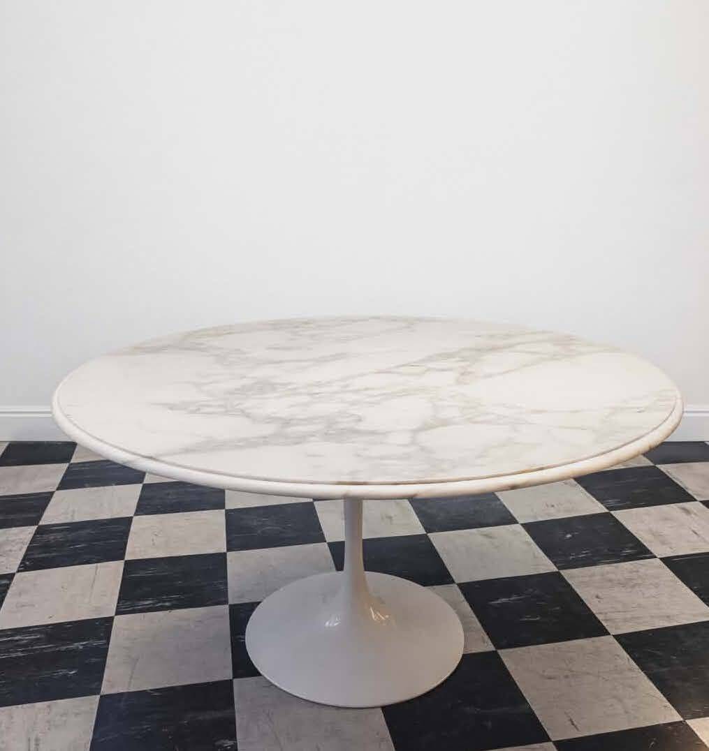 Tulip table Knoll Saarinen 1960 white marble