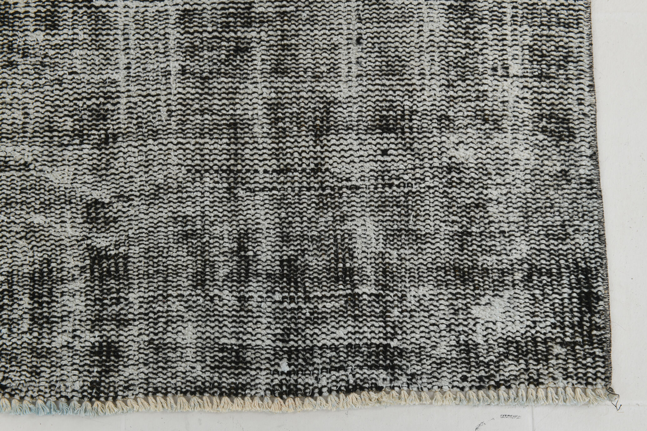 7x9 distressed black vintage rug, 205x292cm
