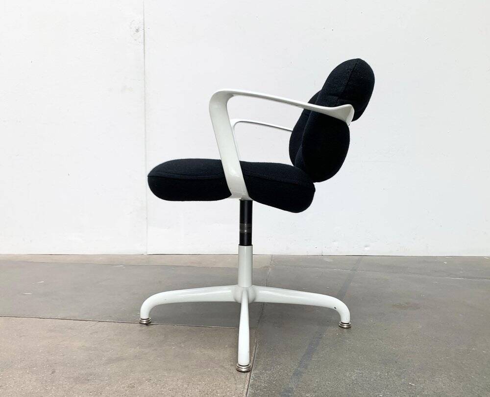 Space Age 2038 swivel armchair by Bruce Hannah & Andrew Morrison for Knoll International, 1970s.