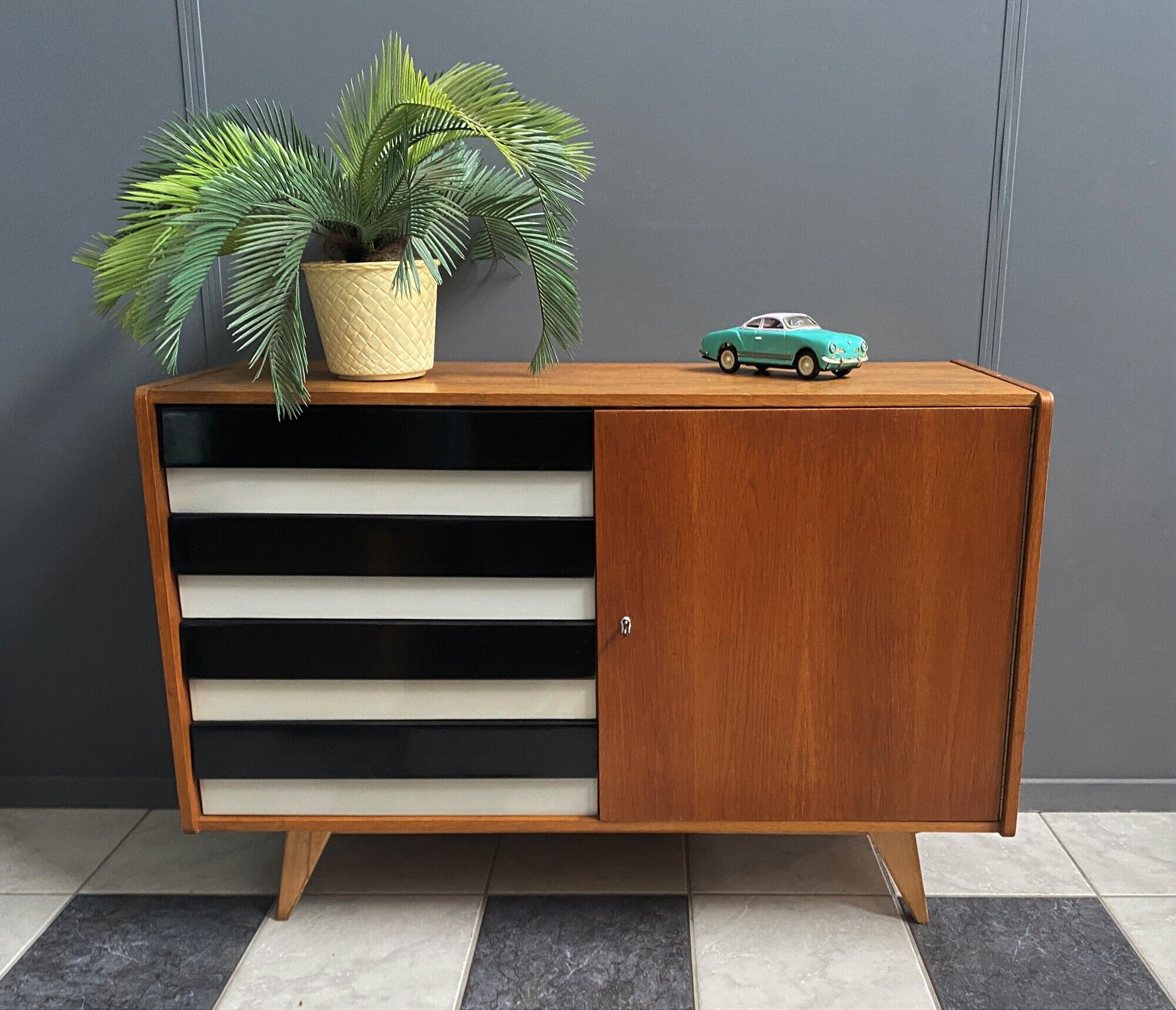 Jiri Jiroutek sideboard model U458 1960s