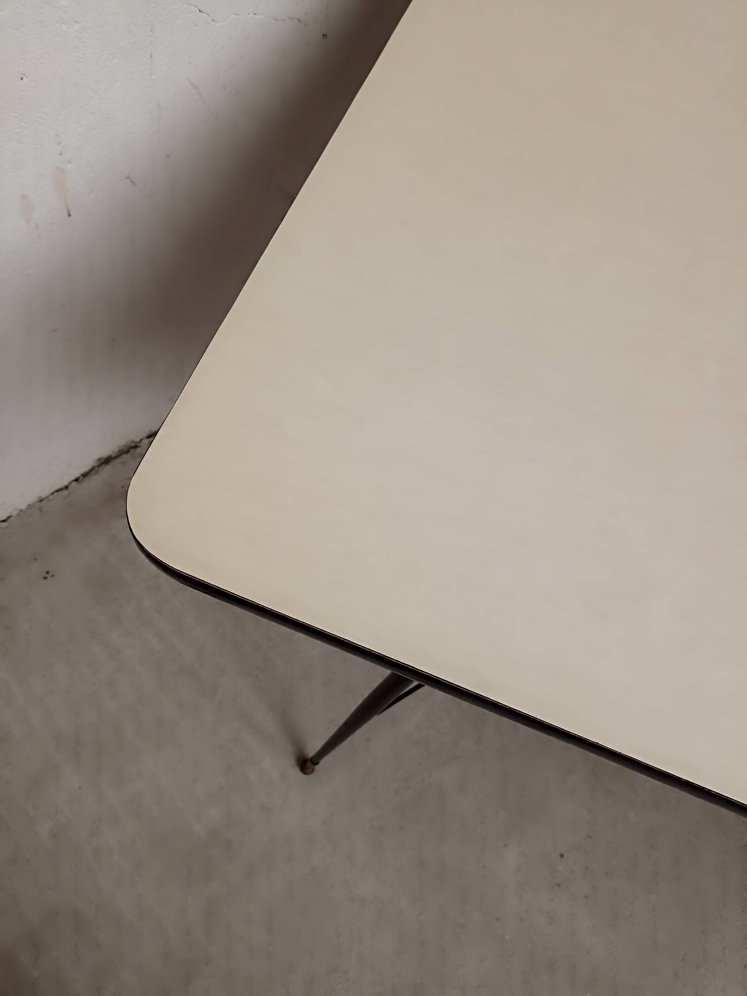 Formica table