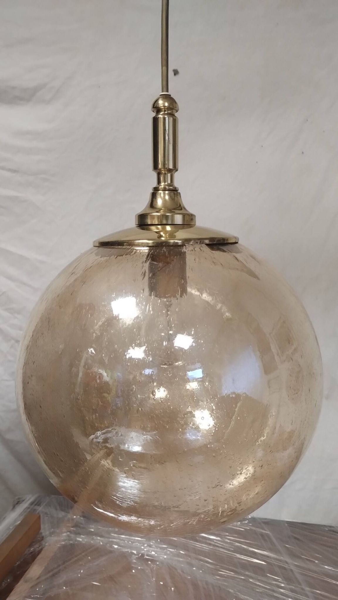 Supension sphere en verre fumé