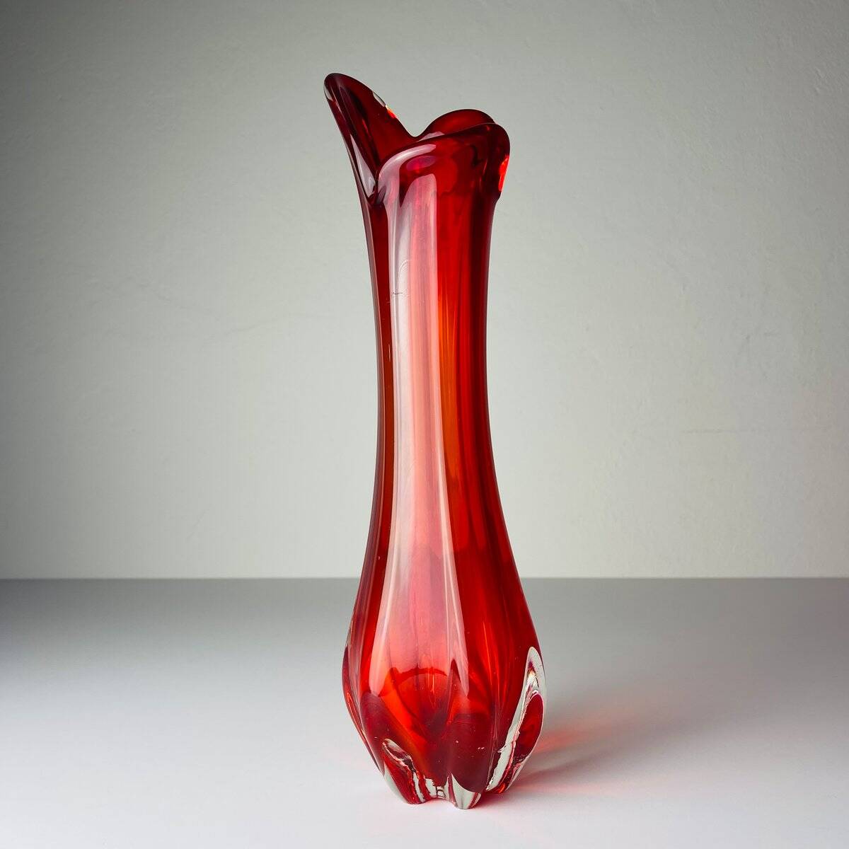 Mid-century red glass vase, Italy, 1970s