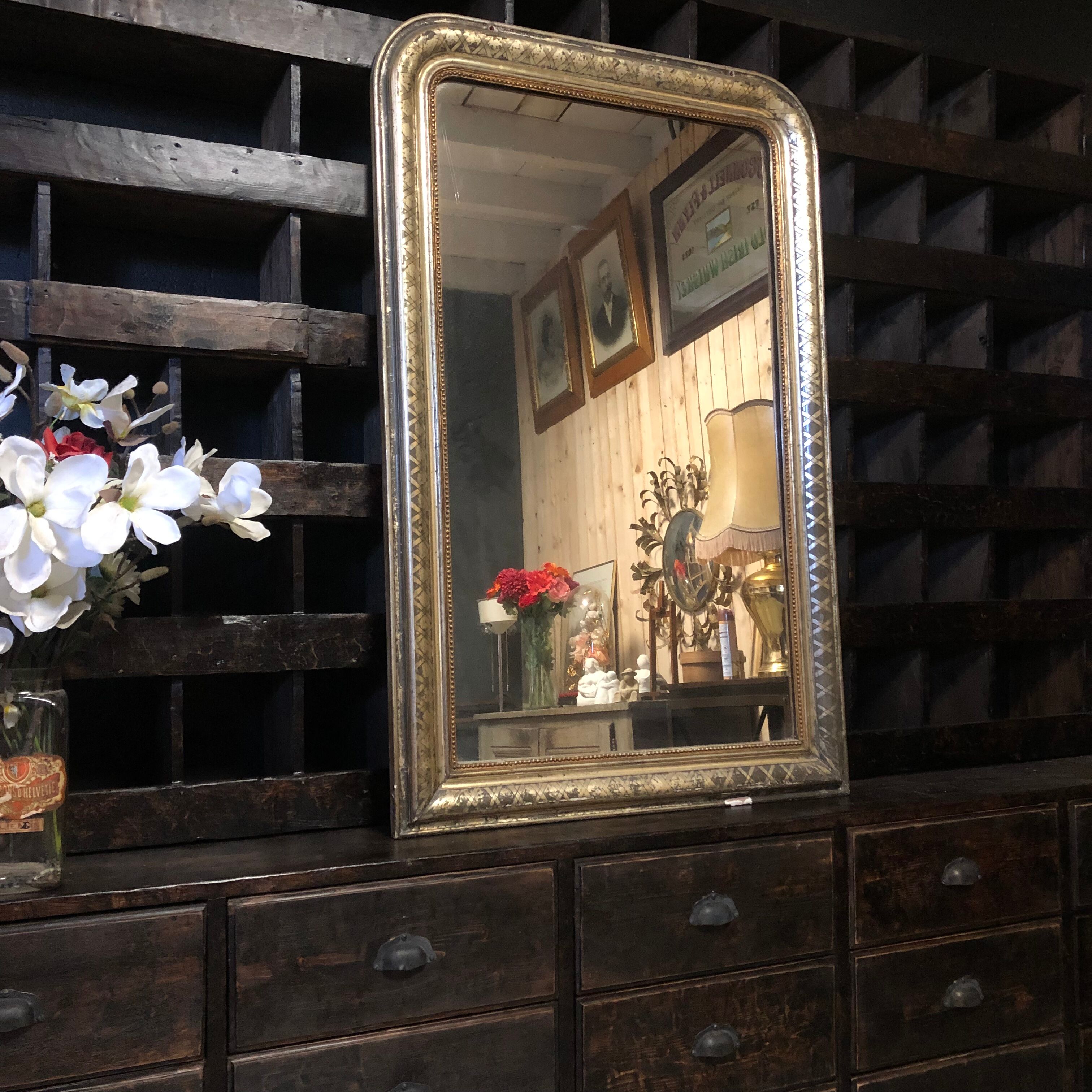 Gilded Louis Philippe mirror with decoration 120x77