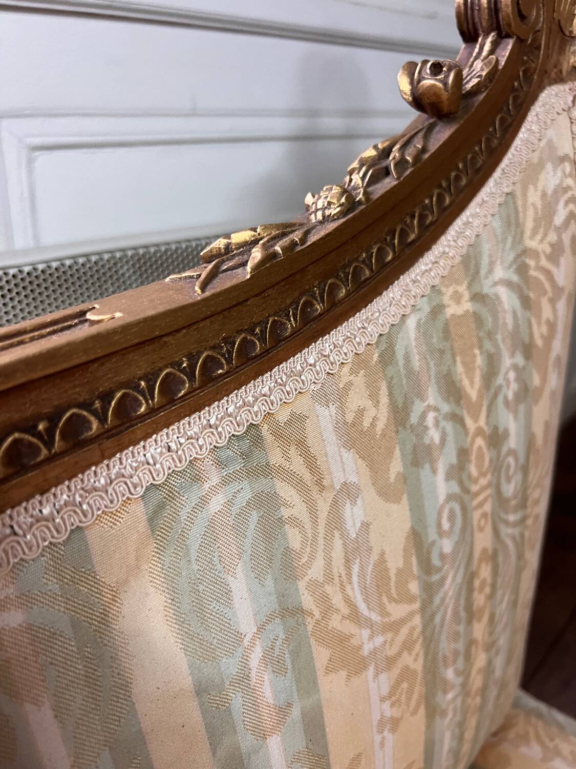 Exceptional Louis XVI style bench in gilded wood - Late 19th century