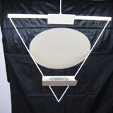 Suspension Artemide en triangle inversé de Mario Botta