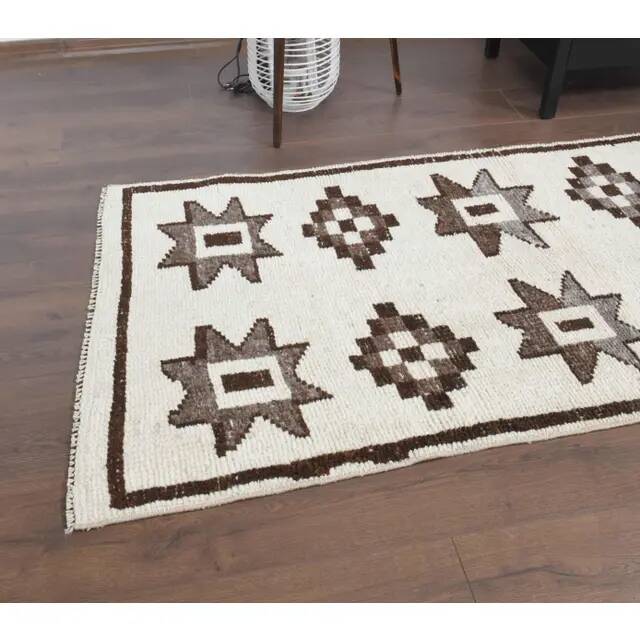 1970s Vintage Turkish Hand-Knotted Wool Cotton White Runner Rug 90X310