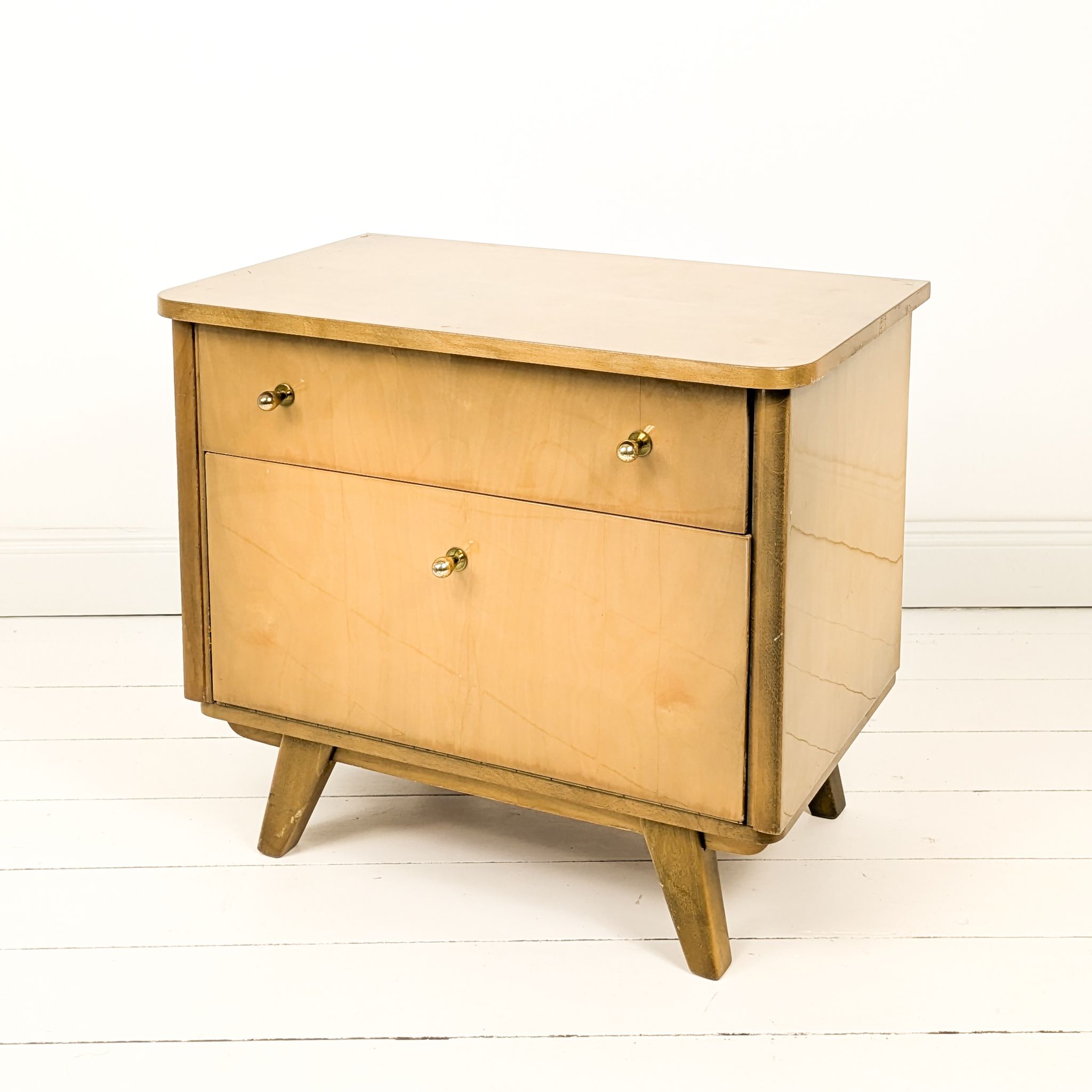 Table de chevet vintage en bois avec tiroir et placard, années 50
