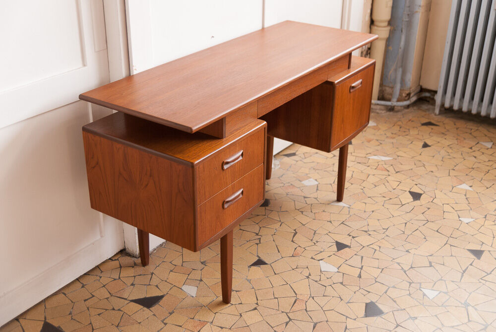 Office feet spindles by Gplan