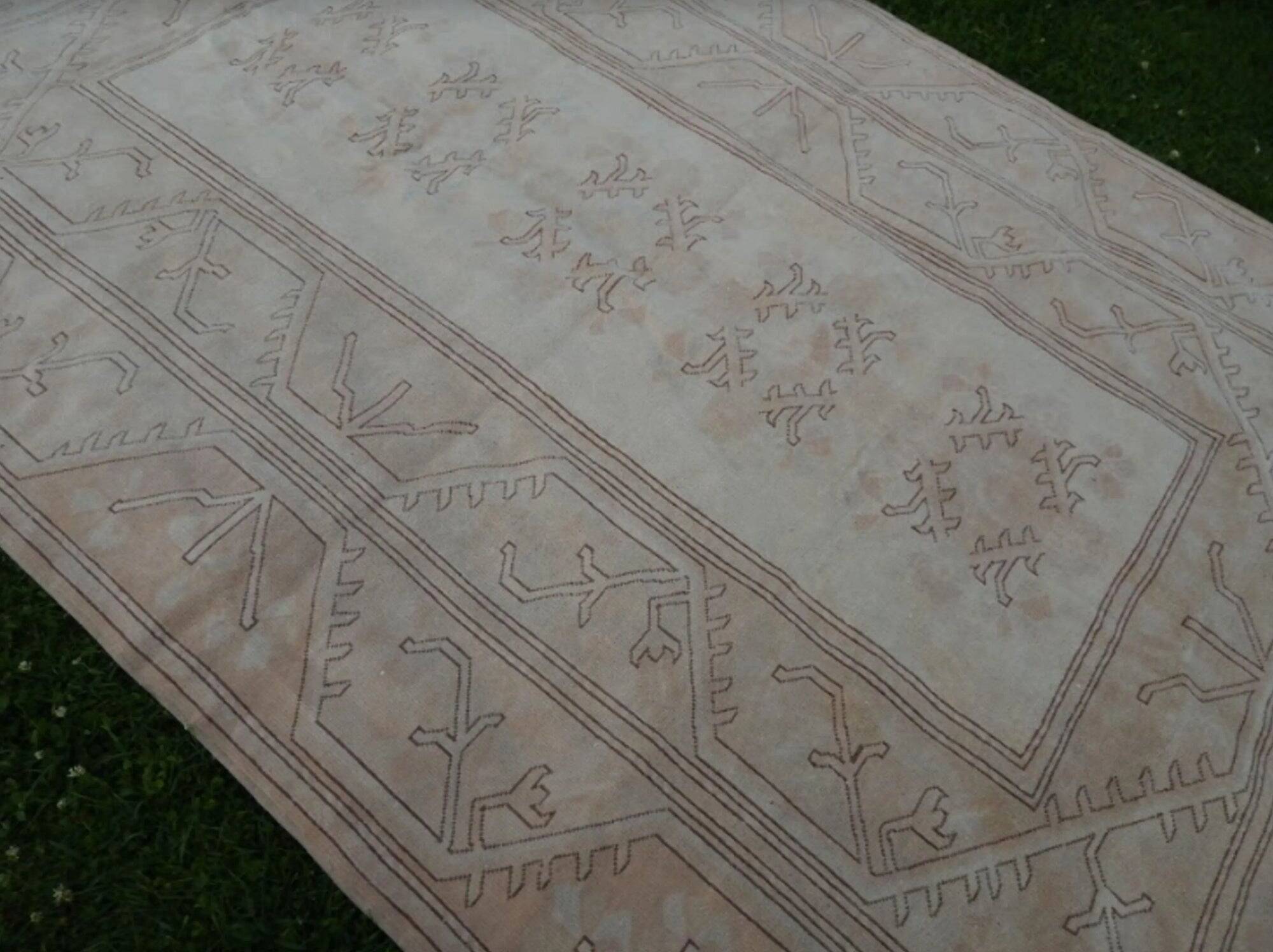 Vintage Turkish rug handmade 184x284 cm