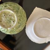 Cherry-decorated drainer fruit cup with its leaf-shaped dish