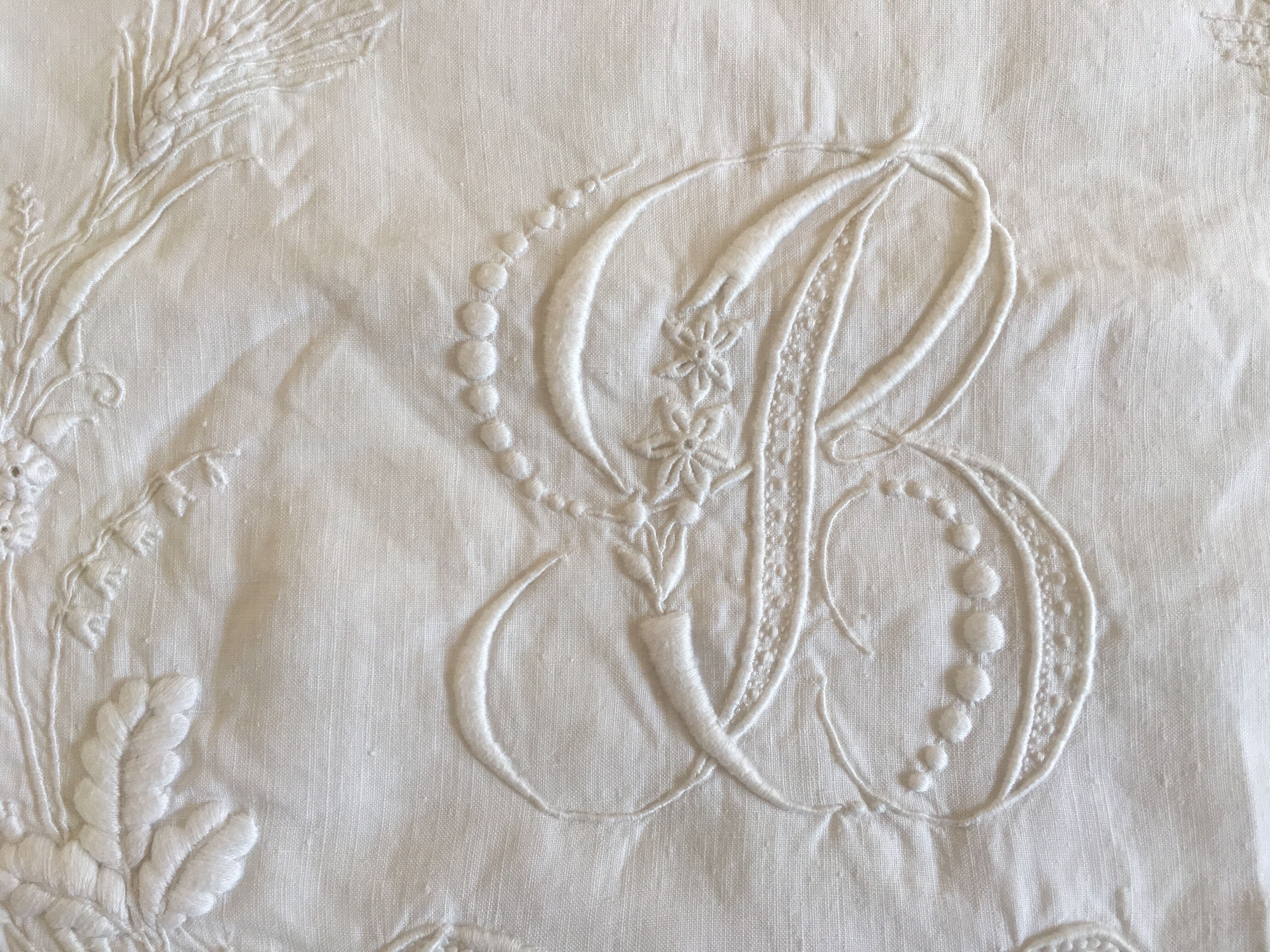19th embroidered linen yarn wedding kit pillow taie B