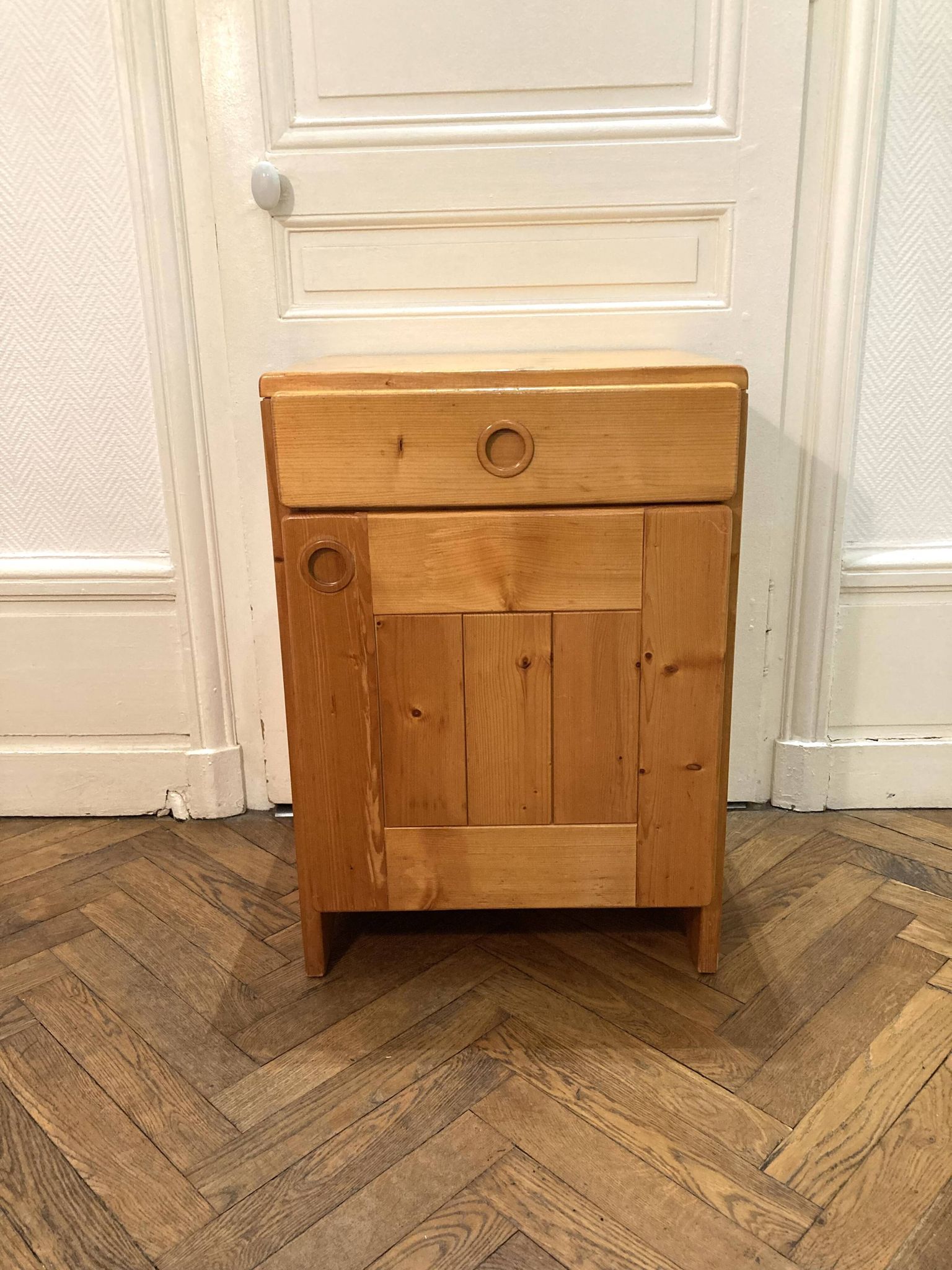 Bedside table/small chest of drawers in pine Charlotte Perriand Les Arcs