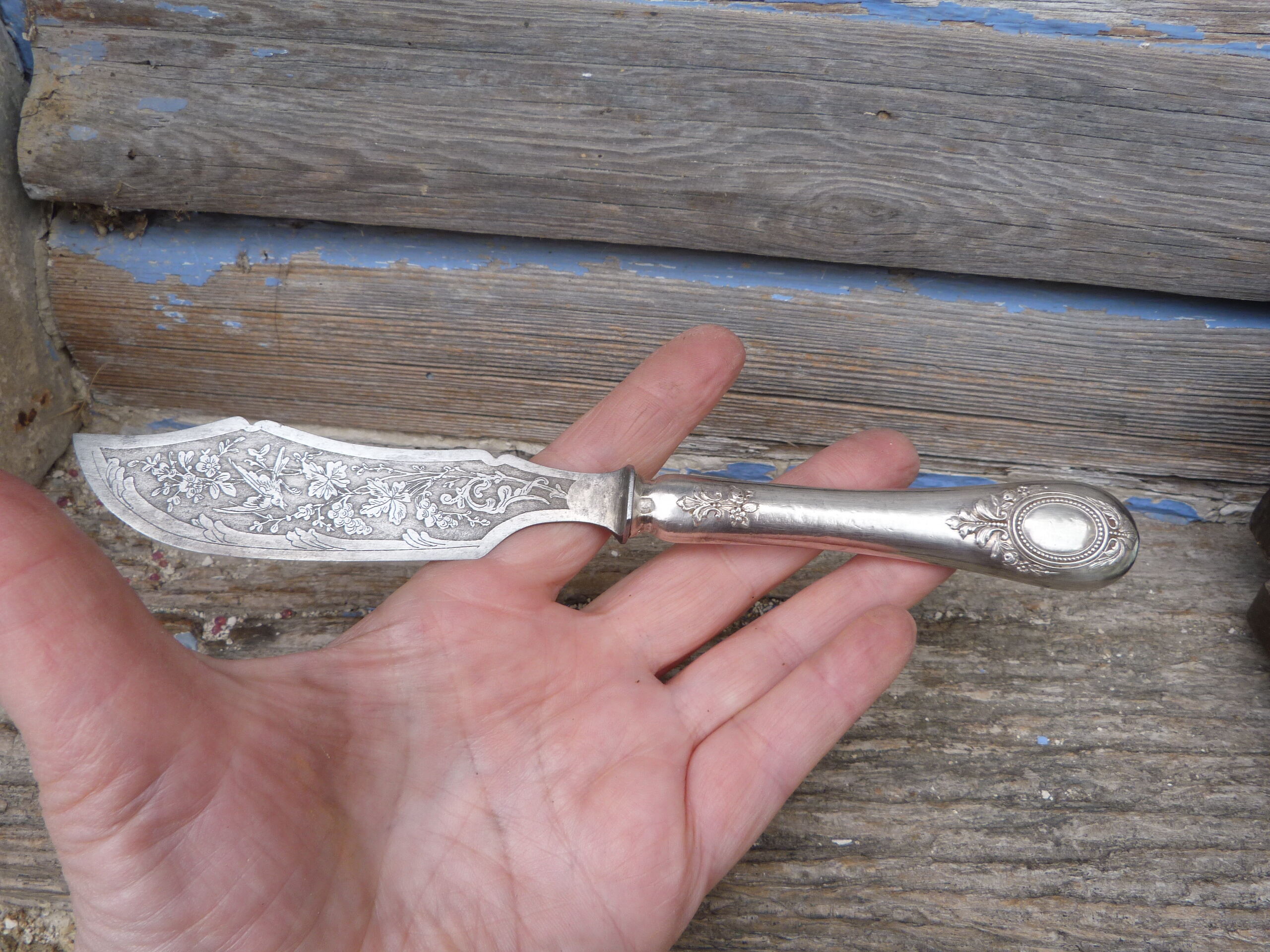 Set of 2 cheese knives and butter old silver hallmark Minerve