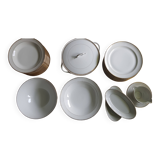 Porcelain presentation with white gold edging
