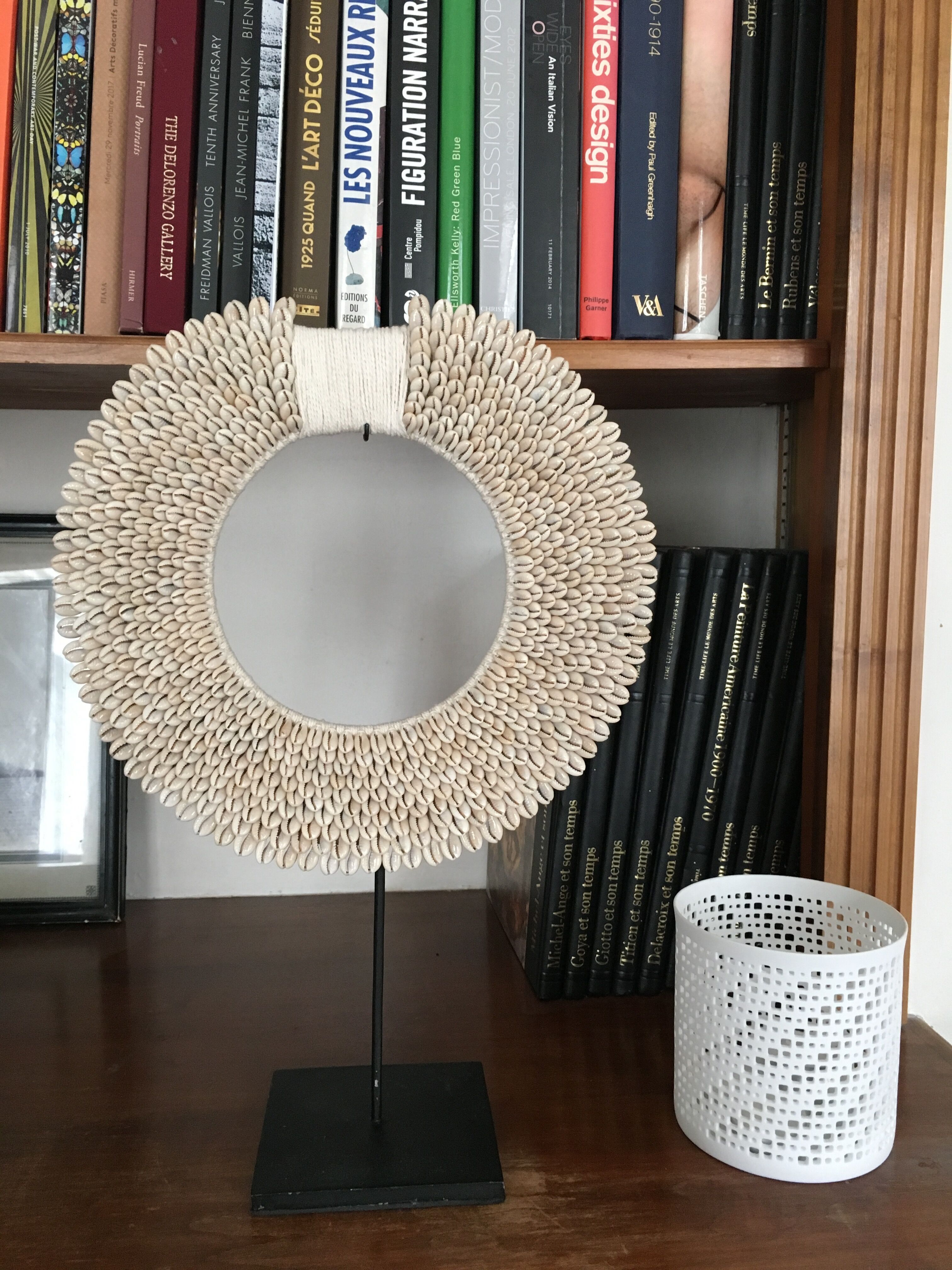 Sculpture tribal necklace Papou in shells