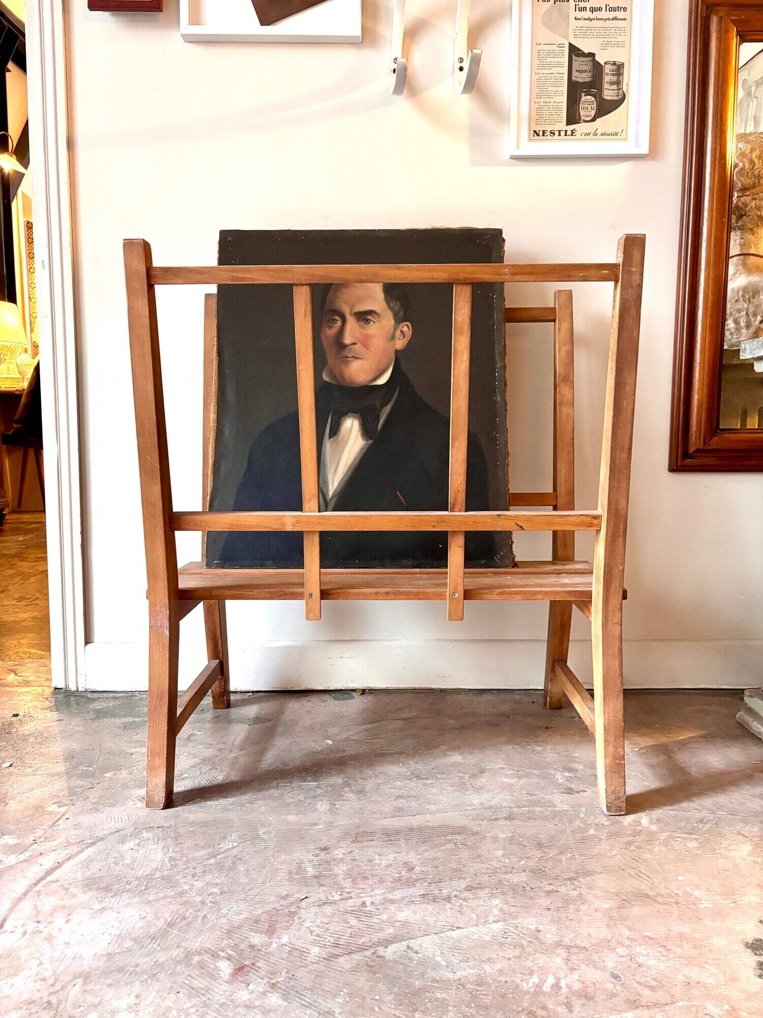 Wooden drawing board holder