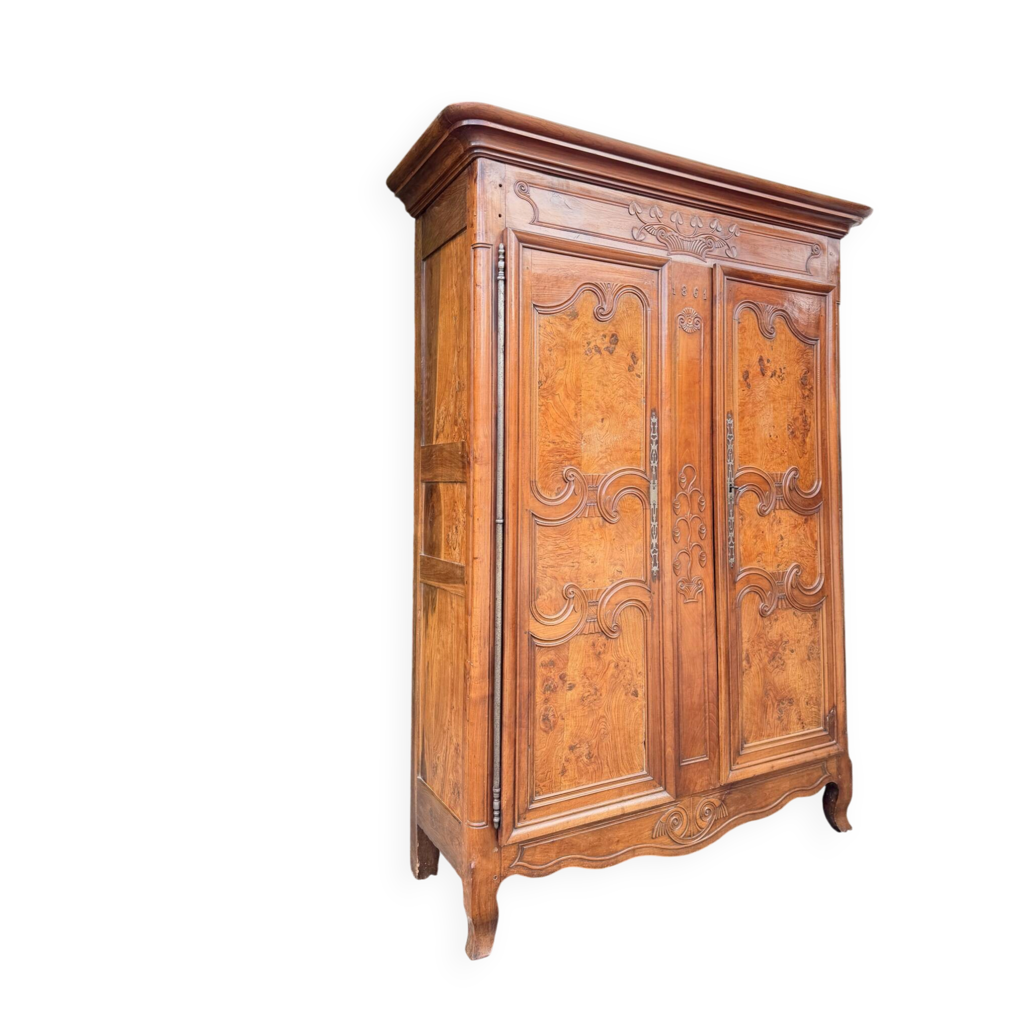 Bressane wardrobe in walnut in Louis XV style, 19th century.