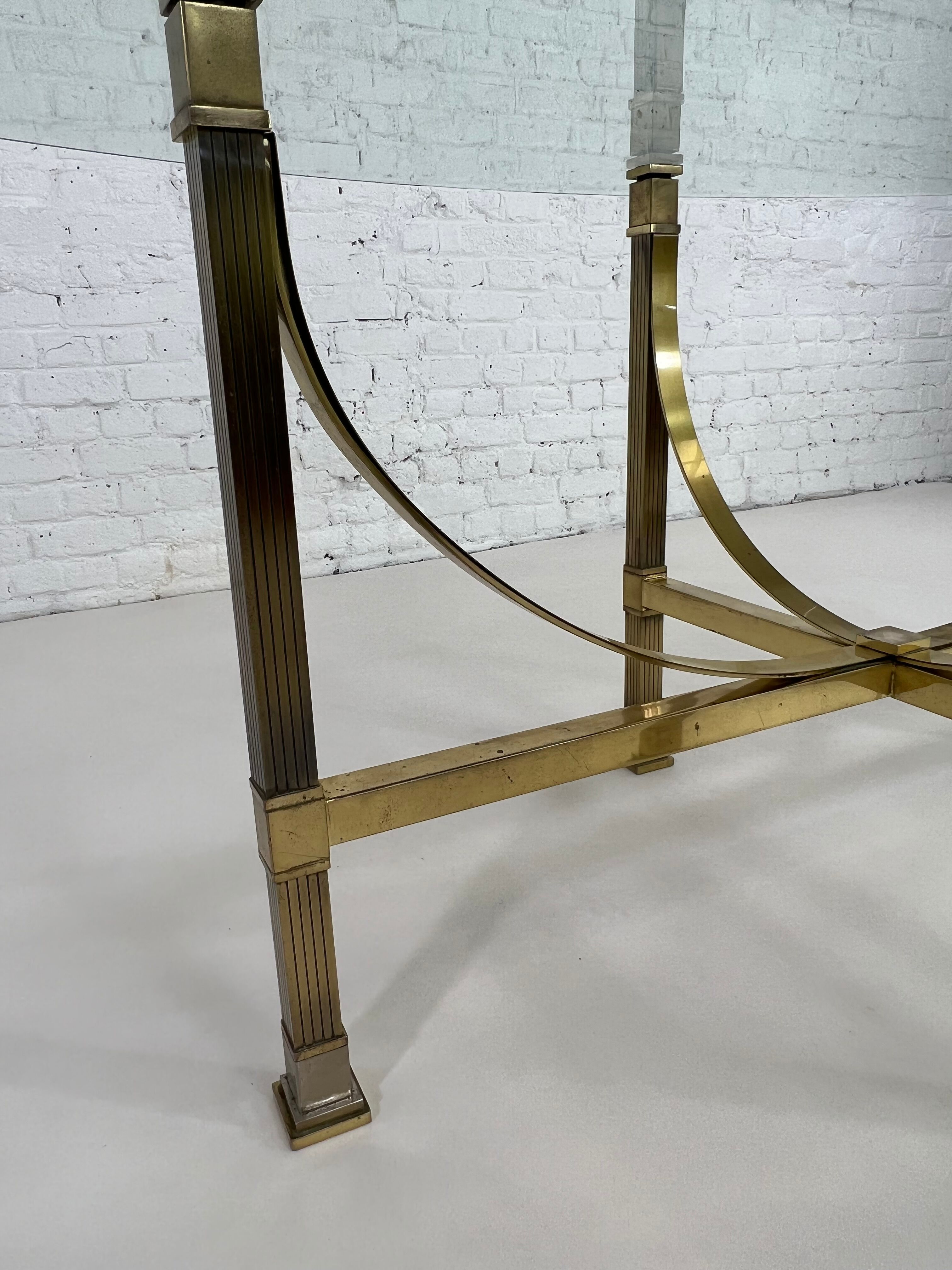 Oval dining room table in brass and beveled glass Belgo Chrome