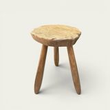 Brutalist tripod stool in solid elm from 1950.