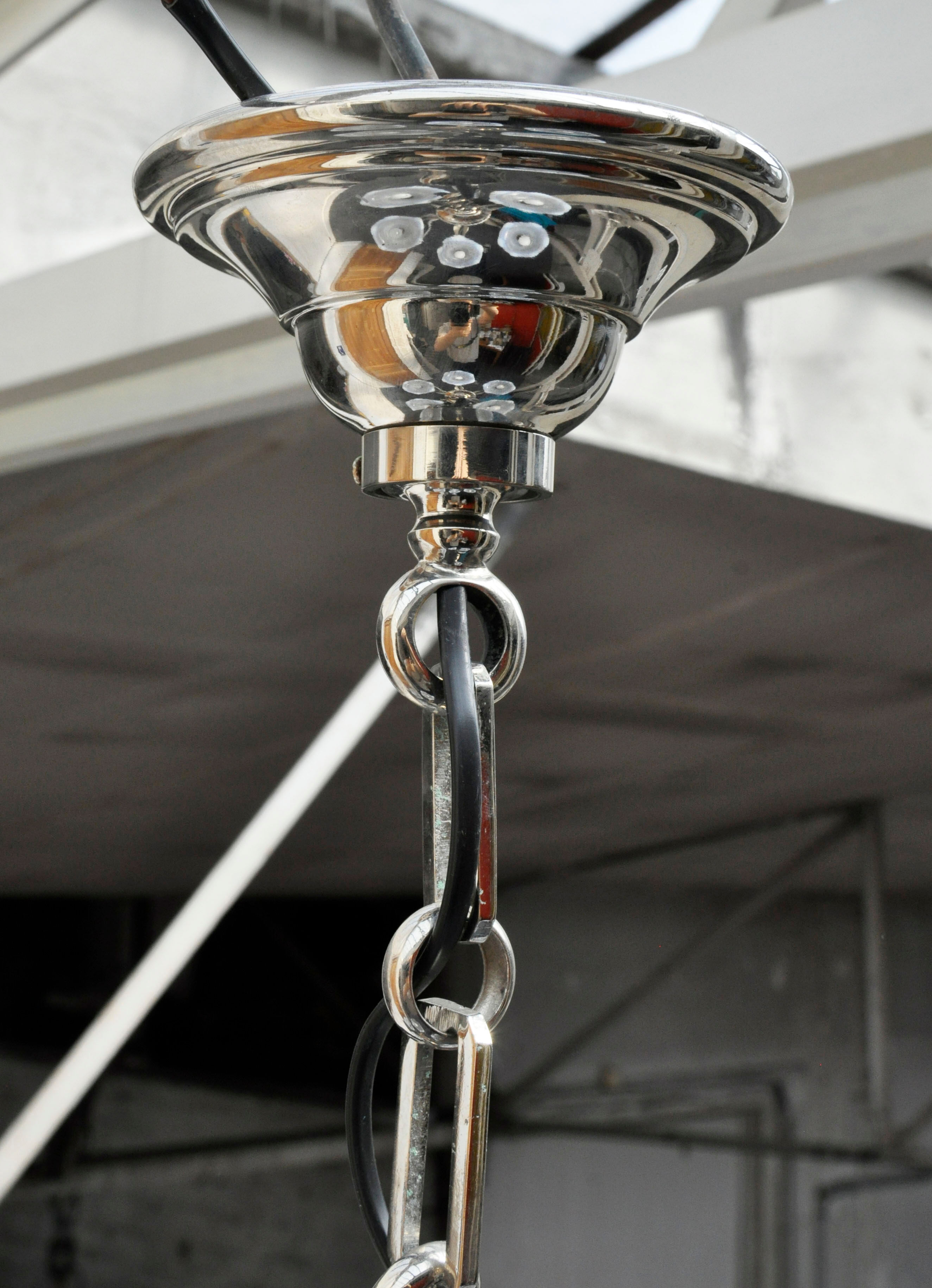 Opalescent chandelier in chrome metal