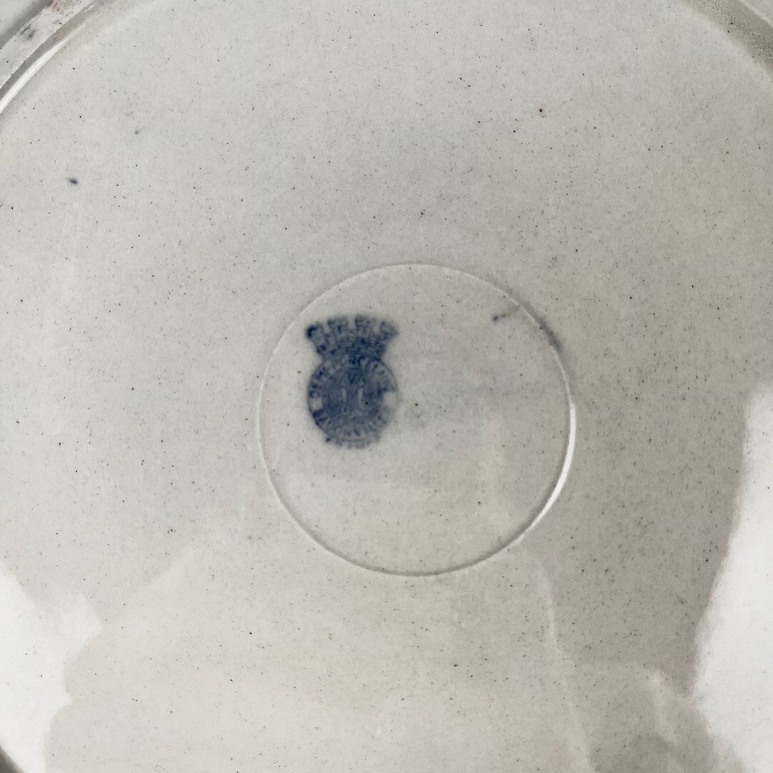 Half-porcelain cake dish Badonviller, blue flower pattern, early 20th century.