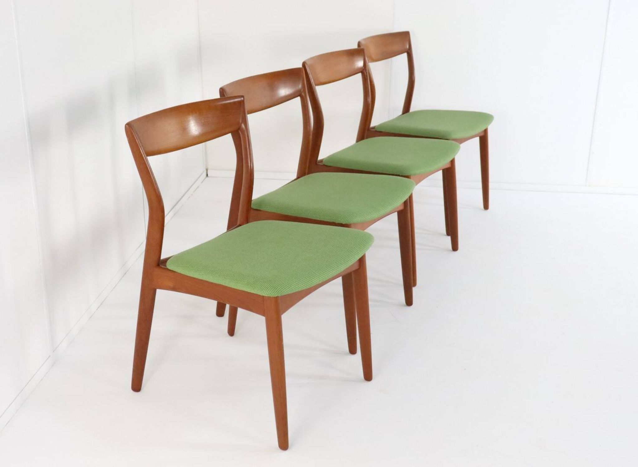 Ensemble de 4 chaises de salle à manger R. Borregaard pour Viborg