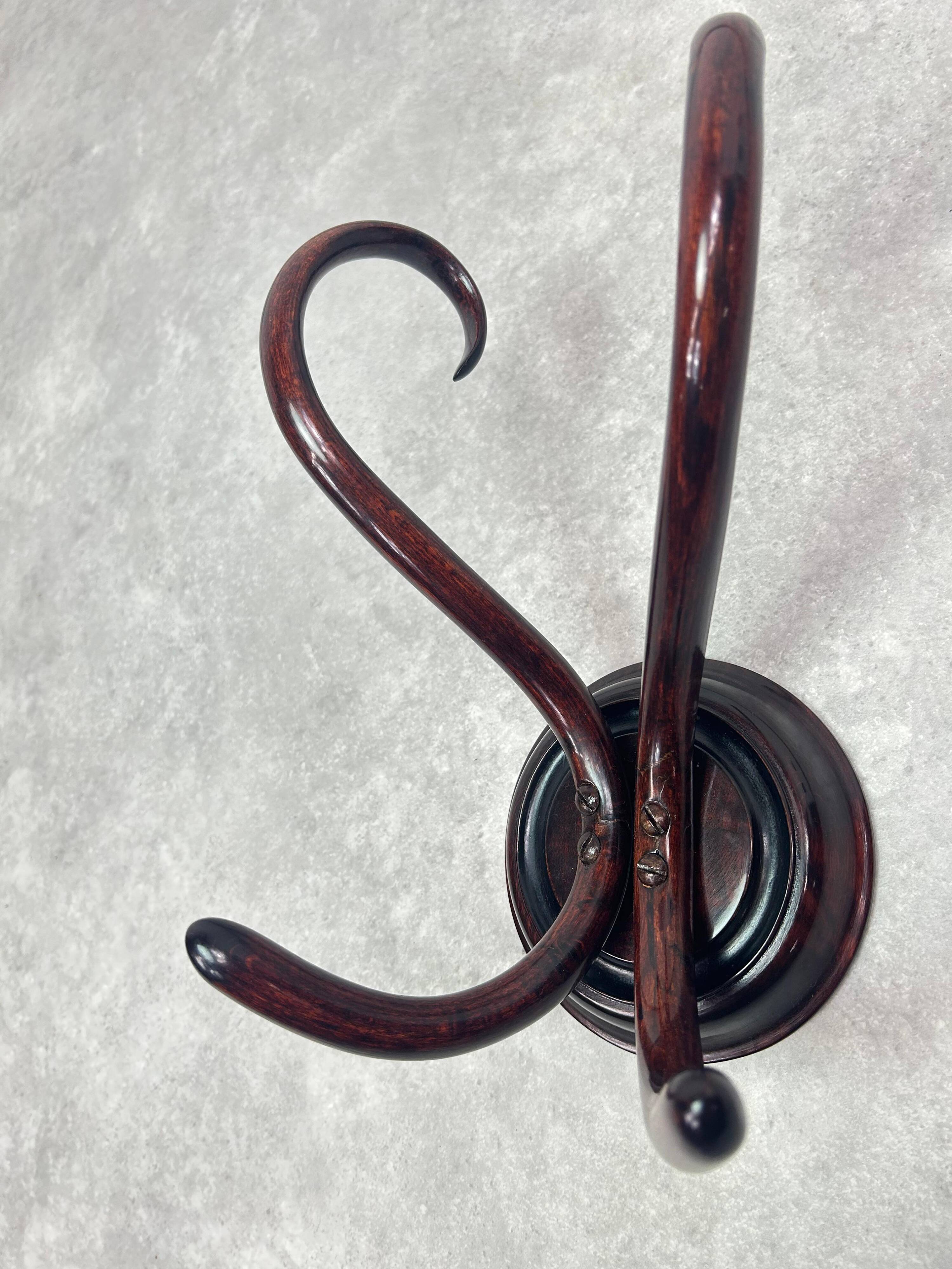 Porte-manteau mural Thonet no.2