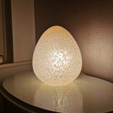 Lampe de table vintage en verre rose en forme d'oeuf 80s