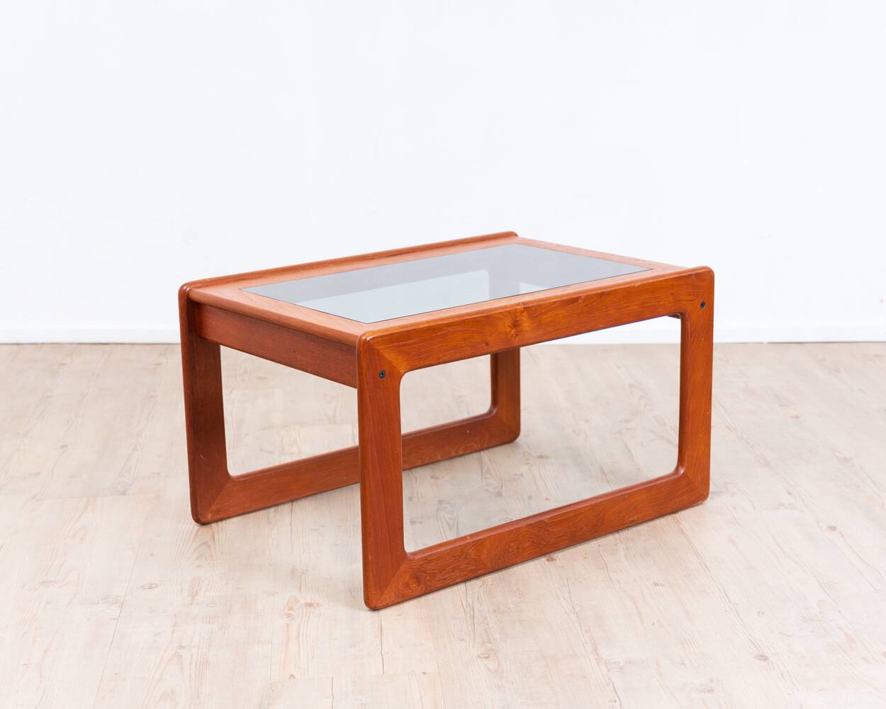 Danish teak coffee table. Manufacturer Komfort Denmark. 1970s.